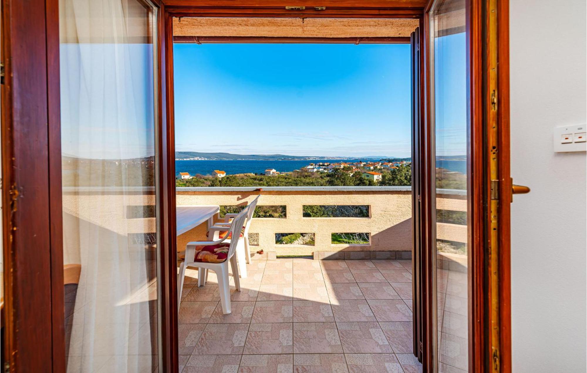 2 Bedroom Amazing Apartment In Neviđane Dış mekan fotoğraf